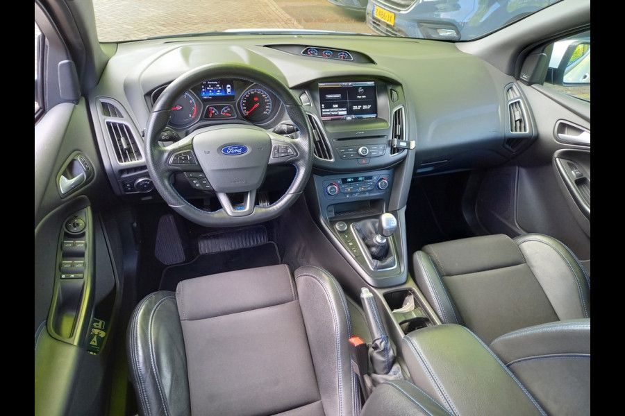 Ford Focus 2.3 EcoBoost 350-pk RS Originele Nederlandse auto