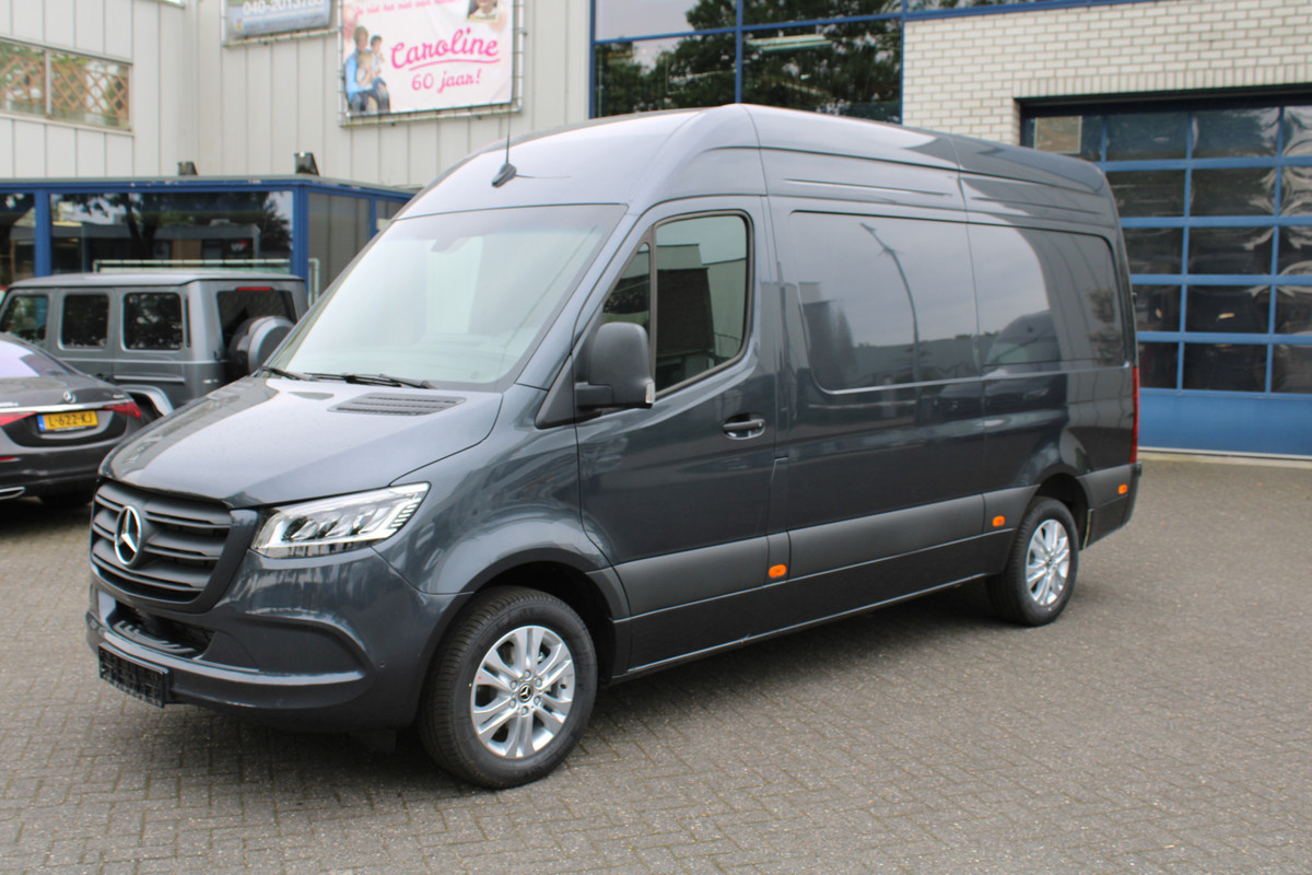 Mercedes-Benz Sprinter 317 CDI L2H2 3500 kg Trekhaak, ALARM klasse 3, LED koplampen, Geveerde stoel