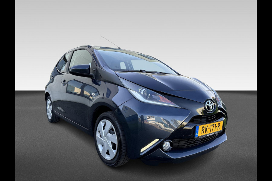 Toyota Aygo 1.0 VVT-i x-play | navigatie | Apple Carplay/Android Auto | airco | cruise control | achteruitrij-camera