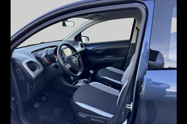 Toyota Aygo 1.0 VVT-i x-play | navigatie | Apple Carplay/Android Auto | airco | cruise control | achteruitrij-camera