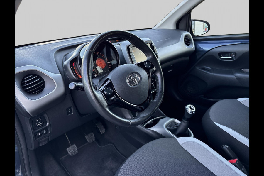 Toyota Aygo 1.0 VVT-i x-play | navigatie | Apple Carplay/Android Auto | airco | cruise control | achteruitrij-camera