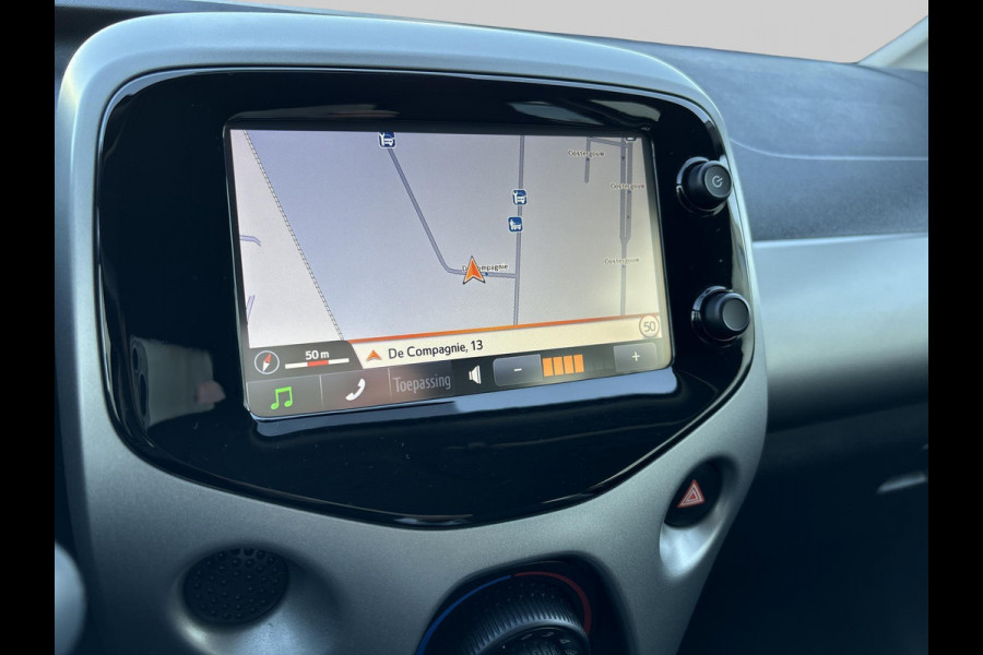 Toyota Aygo 1.0 VVT-i x-play | navigatie | Apple Carplay/Android Auto | airco | cruise control | achteruitrij-camera