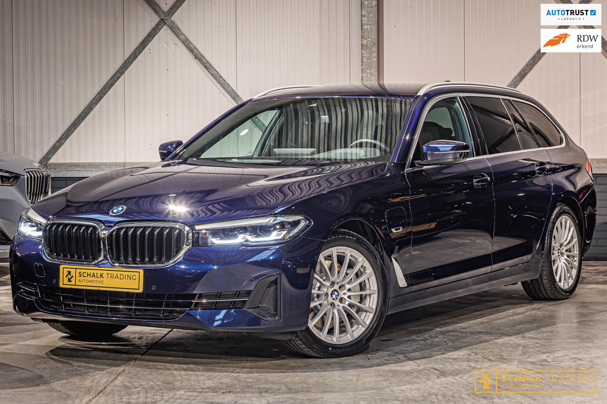 BMW 5 Serie Touring 530e xDrive|Cam|Nappa|E-stoel|Tansanit|