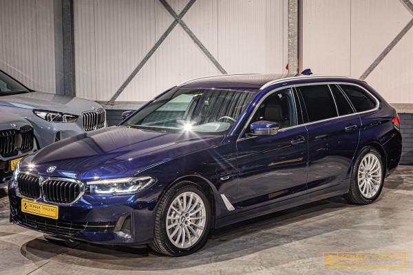 BMW 5 Serie Touring 530e xDrive|Cam|Nappa|E-stoel|Tansanit|