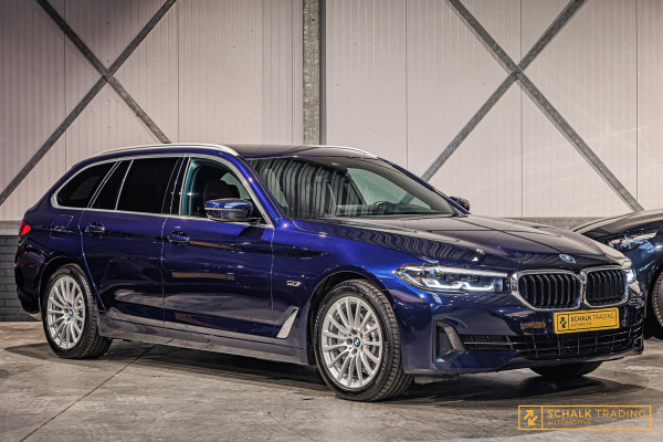 BMW 5 Serie Touring 530e xDrive|Cam|Nappa|E-stoel|Tansanit|