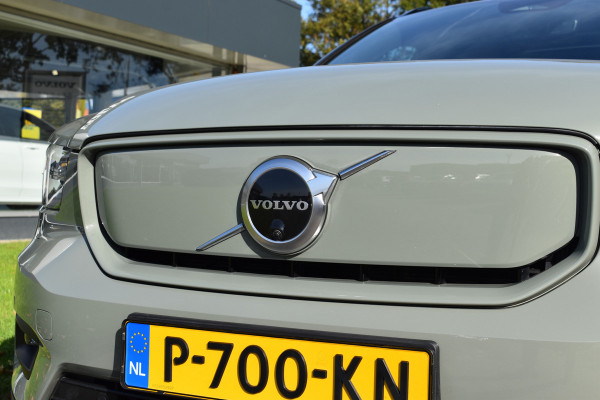 Volvo XC40 Recharge Twin Pro / Sage Green / 20" / Panoramadak / Elektrisch verstelbare voorstoelen /