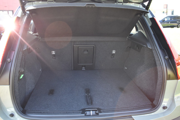 Volvo XC40 Recharge Twin Pro / Sage Green / 20" / Panoramadak / Elektrisch verstelbare voorstoelen /