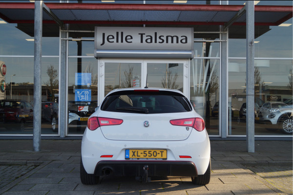 Alfa Romeo Giulietta 1.4 Turbo MultiAir Super TCT Automaat | Climate Control | 18" Lichtmetalen Velgen | Stoelverwarming