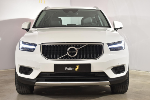 Volvo XC40 T3 156PK Momentum / Navigatie / Elektrische achterklep / Semi elektrisch uitklapbare trekhaak / Camera achter / Park Assist voor en achter