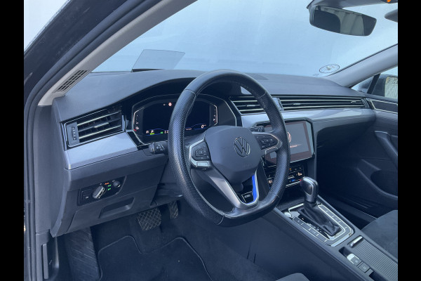 Volkswagen Passat Variant 1.4 TSI 272pk PHEV GTE High Vitual Head up Matrix Plug-in