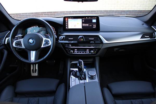 BMW 5 Serie Touring 530e M-Sport | Driving Ass+ |  Panoramadak | Head-Up | Laser | Leder