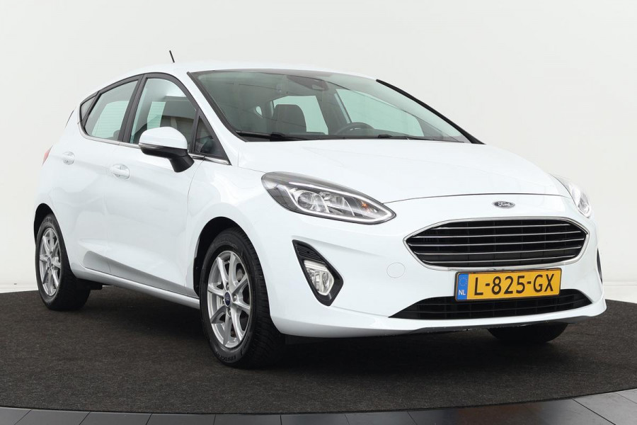 Ford Fiesta 1.0 EcoBoost Hybrid Titanium | Navigatie | Carplay | Full LED | DAB+ | Climate control | PDC | Cruise control