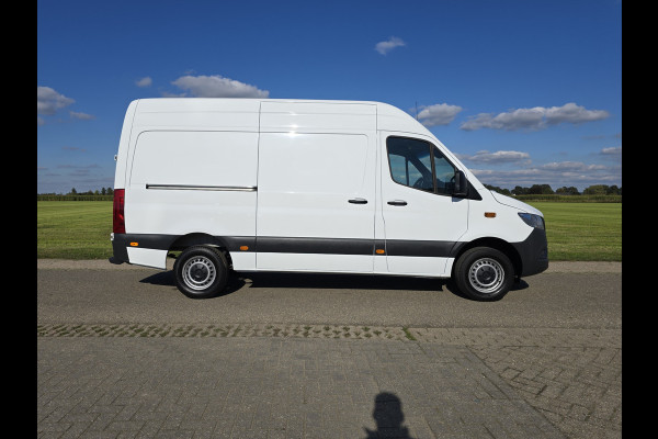 Mercedes-Benz Sprinter 317 CDI L2 H2 RWD - Euro 6 - 170 Pk - MBUX - RWD - ParkeerCamera - StoelVerwarming