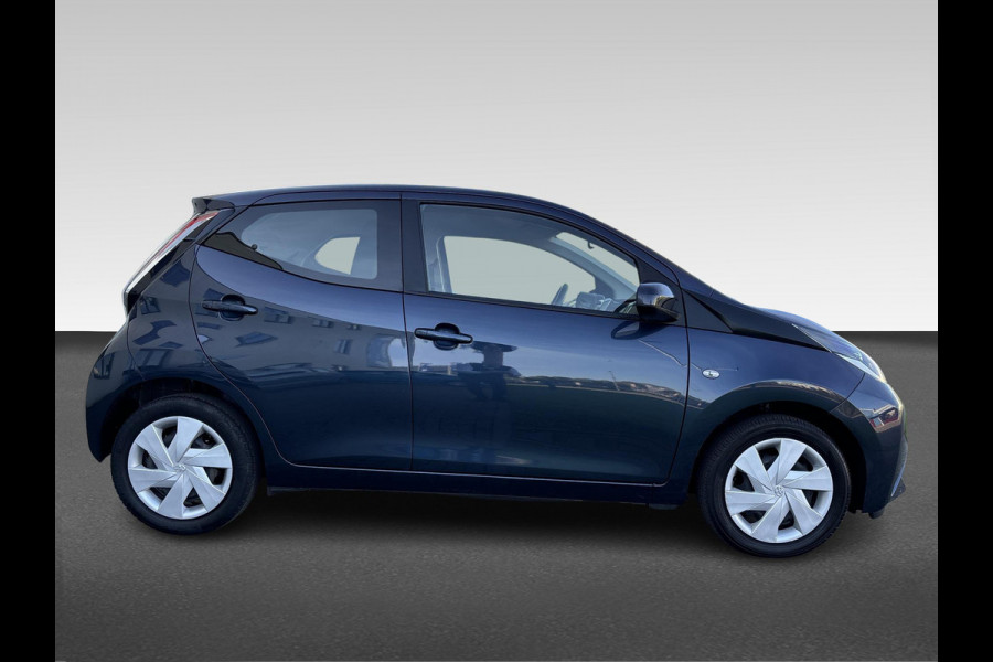 Toyota Aygo 1.0 VVT-i x-play | navigatie | Apple Carplay/Android Auto | airco | cruise control | achteruitrij-camera