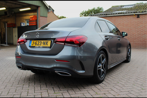 Mercedes-Benz A-Klasse 200 AMG-Package - Panoramadak / Stoelverwarming / BTW / 1 Eig / NL Auto !