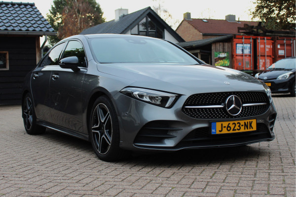 Mercedes-Benz A-Klasse 200 AMG-Package - Panoramadak / Stoelverwarming / BTW / 1 Eig / NL Auto !