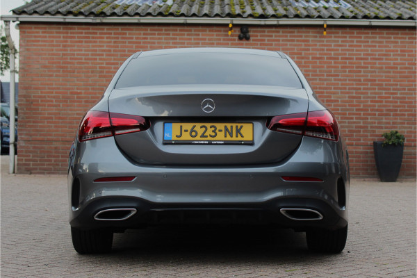 Mercedes-Benz A-Klasse 200 AMG-Package - Panoramadak / Stoelverwarming / BTW / 1 Eig / NL Auto !