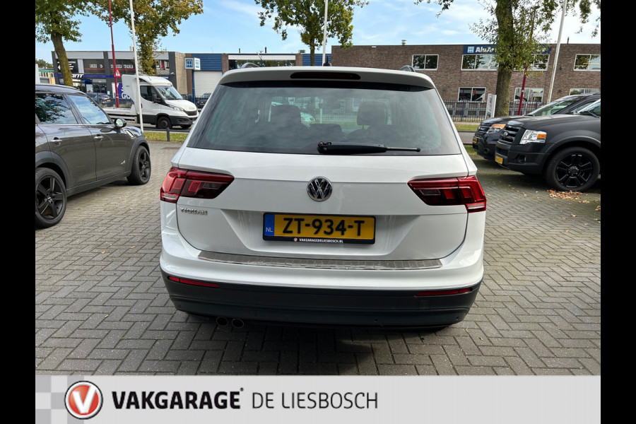 Volkswagen Tiguan 1.5 TSI ACT Comfortline Business / Navigatie /led verlichting / elec achterklep /stoel verwarming