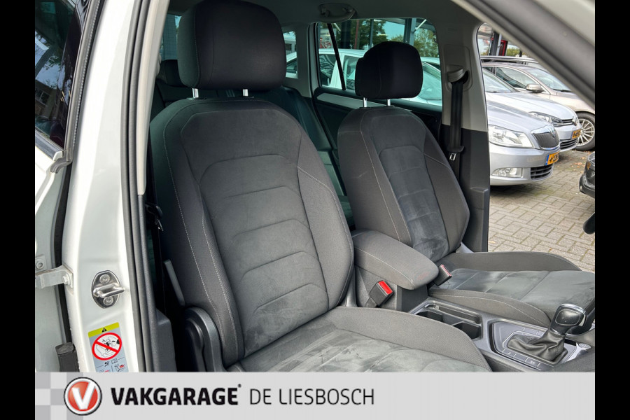 Volkswagen Tiguan 1.5 TSI ACT Comfortline Business / Navigatie /led verlichting / elec achterklep /stoel verwarming