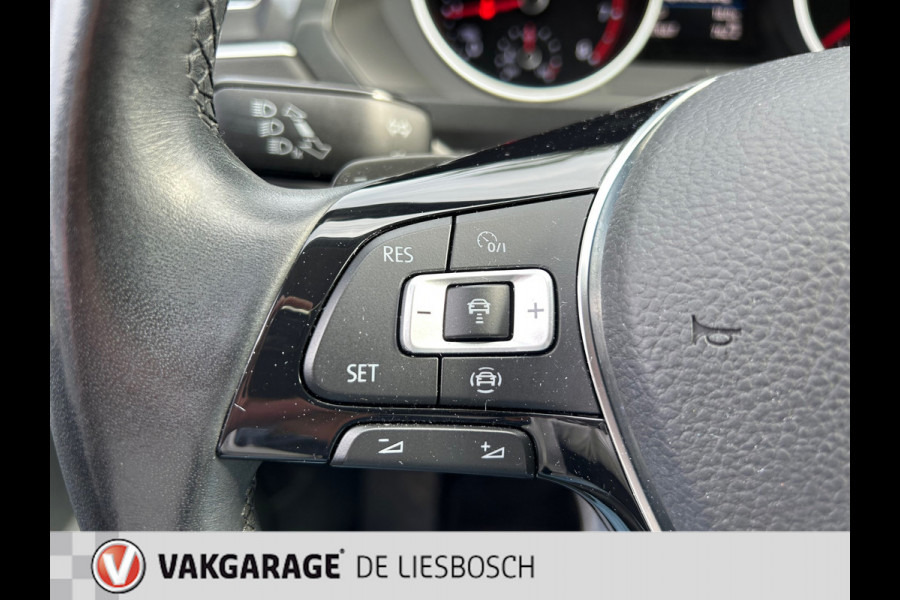 Volkswagen Tiguan 1.5 TSI ACT Comfortline Business / Navigatie /led verlichting / elec achterklep /stoel verwarming