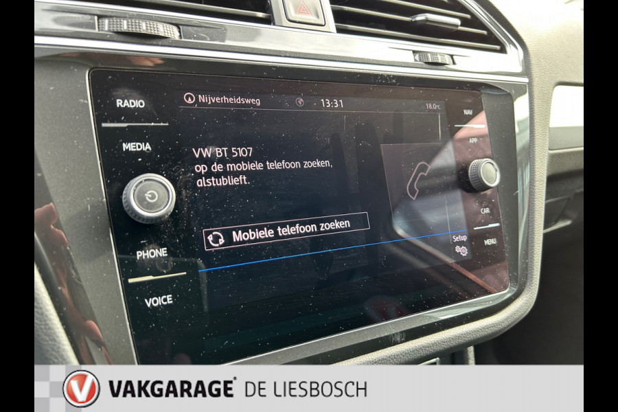 Volkswagen Tiguan 1.5 TSI ACT Comfortline Business / Navigatie /led verlichting / elec achterklep /stoel verwarming