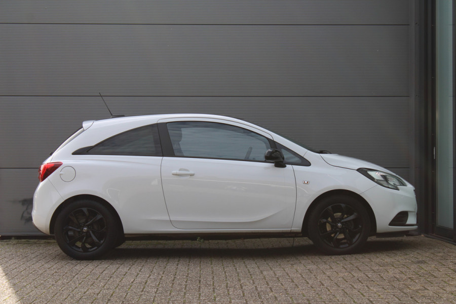 Opel Corsa 1.4 90PK Black Edition | Trekhaak | Cruise control | Parkeersensoren | Origin NL | 1e Eigenaar