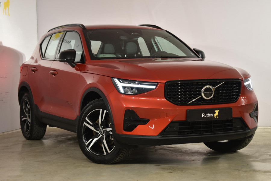 Volvo XC40 B4 211PK Automaat Plus Dark /Adaptieve Cruisecontrol / Harman Kardon / Elektrische stoelen / DAB+ / Volvo On-Call / Trekhaak /