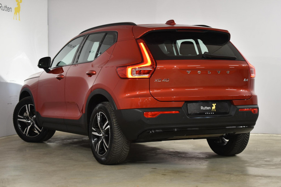 Volvo XC40 B4 211PK Automaat Plus Dark /Adaptieve Cruisecontrol / Harman Kardon / Elektrische stoelen / DAB+ / Volvo On-Call / Trekhaak /