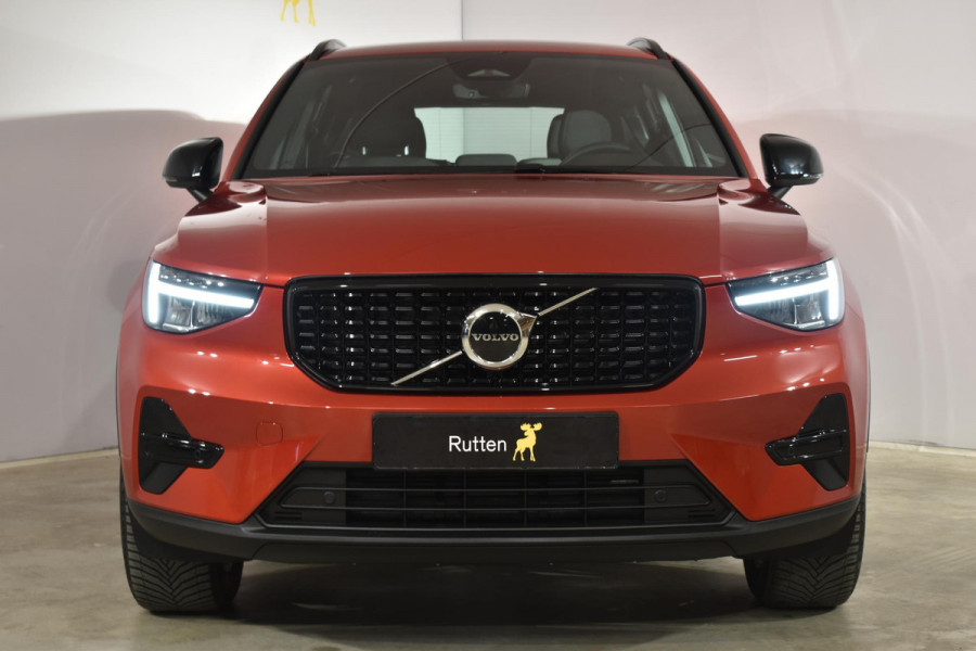 Volvo XC40 B4 211PK Automaat Plus Dark /Adaptieve Cruisecontrol / Harman Kardon / Elektrische stoelen / DAB+ / Volvo On-Call / Trekhaak /