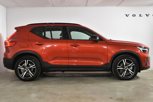 Volvo XC40 B4 211PK Automaat Plus Dark /Adaptieve Cruisecontrol / Harman Kardon / Elektrische stoelen / DAB+ / Volvo On-Call / Trekhaak /