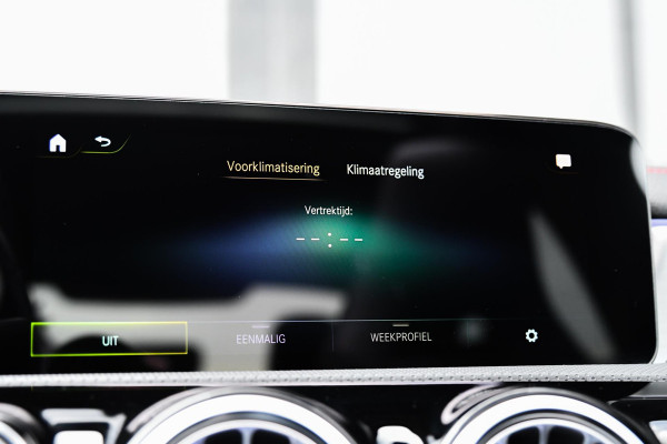 Mercedes-Benz CLA-Klasse 250 e AMG Night, Pano, Distro+, Keyless, Camera, Dodeh, Sfeer, CarPlay, Multibeam!