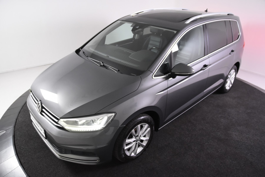 Volkswagen Touran 1.6 TDI Highline *Panoramadak*Trekhaak*