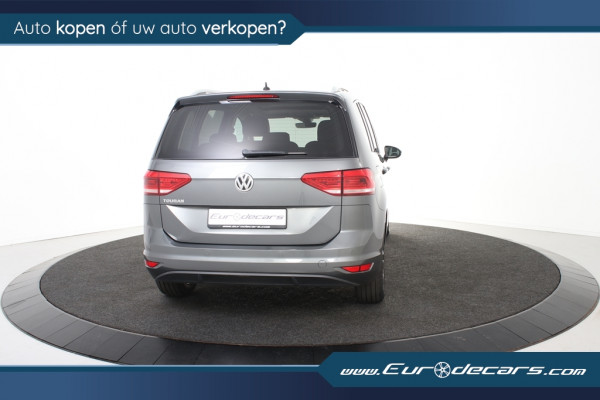 Volkswagen Touran 1.6 TDI Highline *Panoramadak*Trekhaak*