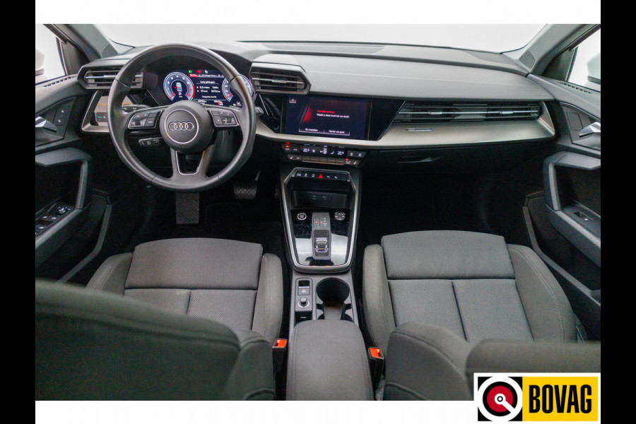 Audi A3 Limousine 35 TFSI Business edition 150 PK Navigatie, Adaptive Cruise, Dyn. rijassistent, Led, Stoelverwarming, 17"