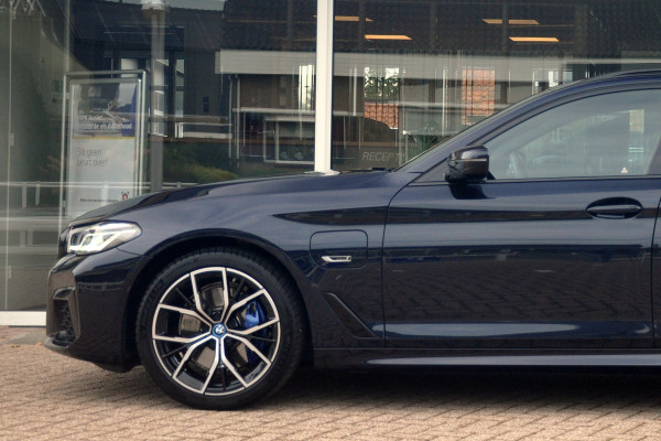 BMW 5 Serie Touring 530e High Executive M-Sport Hybride | Adaptive CC | Trekhaak | Zeer mooie staat!