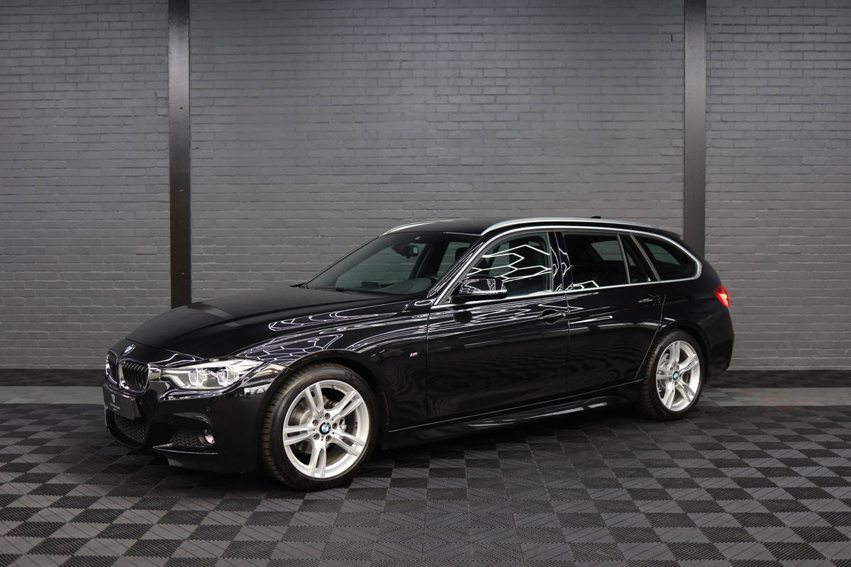 BMW 3 Serie Touring 320i Centennial High Executive | Ned. Auto | elektrische Trekhaak |