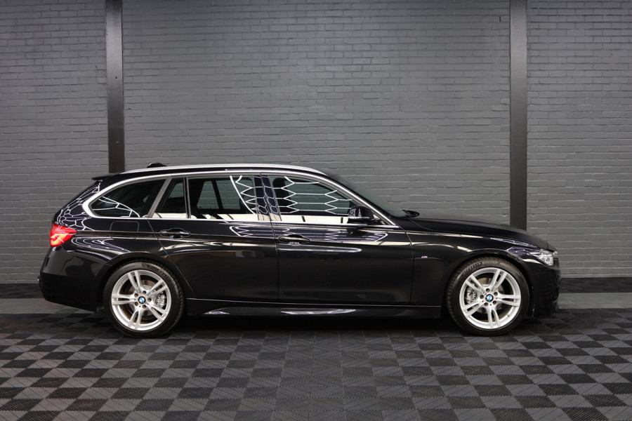 BMW 3 Serie Touring 320i Centennial High Executive | Ned. Auto | elektrische Trekhaak |