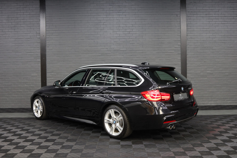 BMW 3 Serie Touring 320i Centennial High Executive | Ned. Auto | elektrische Trekhaak |