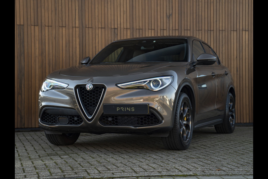 Alfa Romeo Stelvio 2.0 T AWD Super | Veloce stoelen | NL-auto | Camera