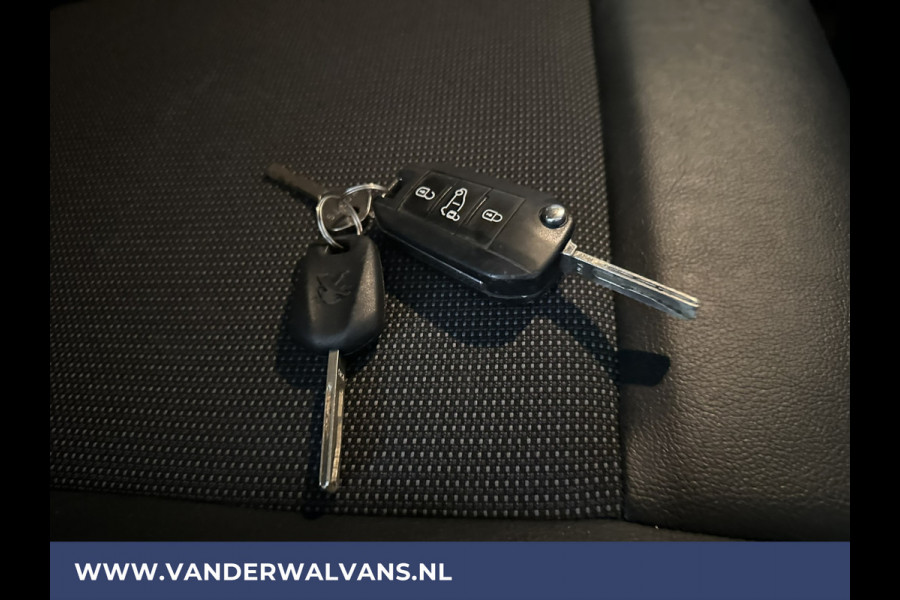 Peugeot Expert 2.0 BlueHDI 123pk L2H1 Euro6 Airco | Imperiaal | Navigatie | Camera | 2500kg Trekhaak Apple Carplay, Android Auto, Cruisecontrol, Parkeersensoren, Bijrijdersbank