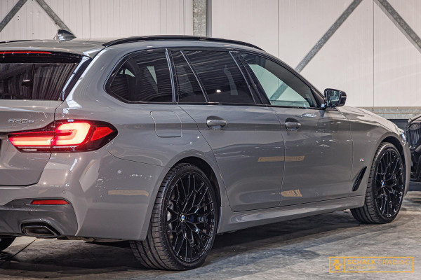 BMW 5 Serie Touring 530e xDrive|M-sport|NEW 20''|Pano|H&K|