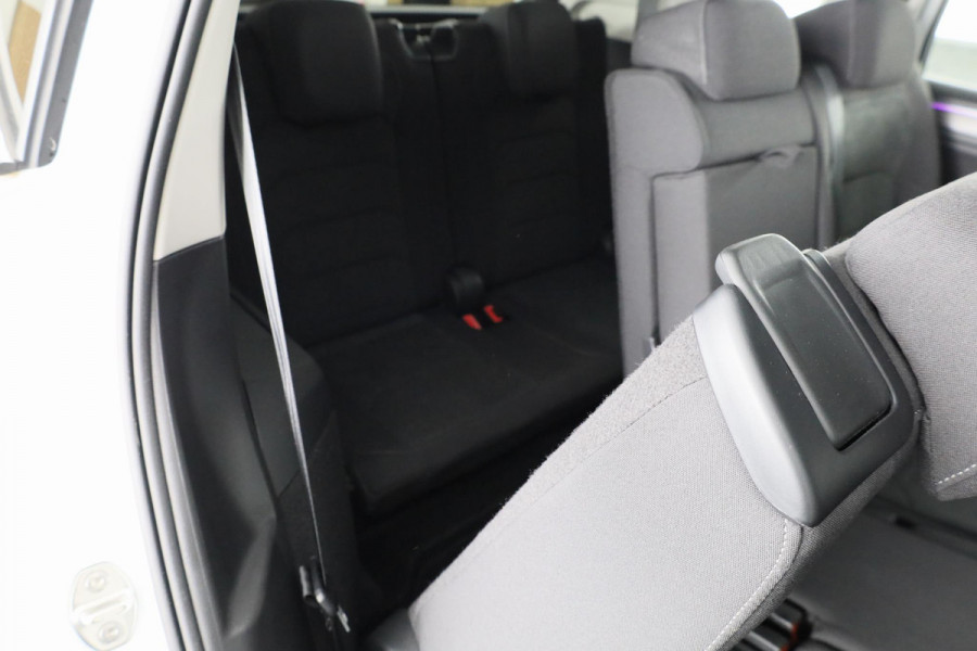 Volkswagen Tiguan Allspace 1.5 TSI Life Business 7-persoons 150 PK | Automaat (DSG) | Panoramadak | Navigatie | Parkeersensoren