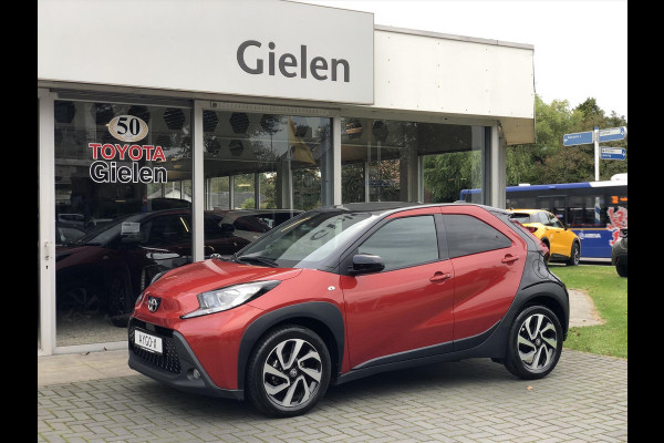 Toyota Aygo X 1.0 VVT-i MT 72pk Pulse Plus | Stoelverwarming, 17 inch, Apple CarPlay/Android Auto, Privacy Glass