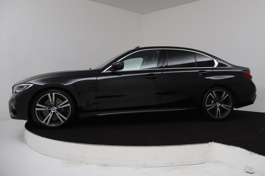 BMW 3-serie 330i High Executive M Sport Automaat (PANO, M-PAKKET, CAMERA, ADAPTIVE, STOELV, PDC, VIRTUAL, GOED ONDERHOUDEN)