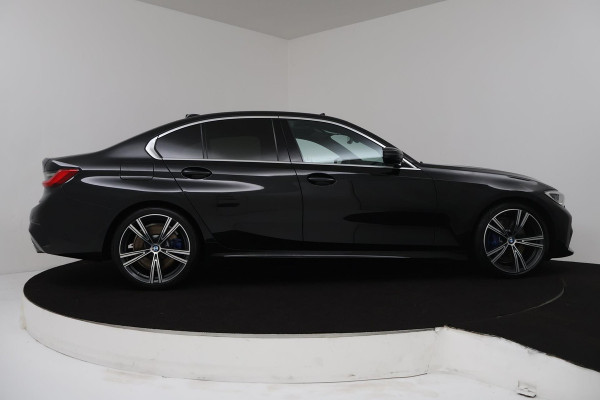 BMW 3-serie 330i High Executive M Sport Automaat (PANO, M-PAKKET, CAMERA, ADAPTIVE, STOELV, PDC, VIRTUAL, GOED ONDERHOUDEN)