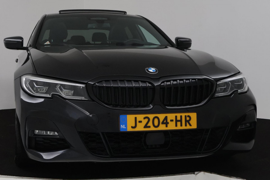 BMW 3-serie 330i High Executive M Sport Automaat (PANO, M-PAKKET, CAMERA, ADAPTIVE, STOELV, PDC, VIRTUAL, GOED ONDERHOUDEN)