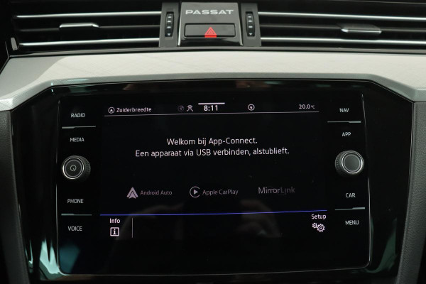 Volkswagen Passat 1.5 TSI Comfort | Stoelverwarming | Carplay | Full LED | Adaptive Cruise | PDC | Keyless | Navigatie | DAB+ | Bluetooth