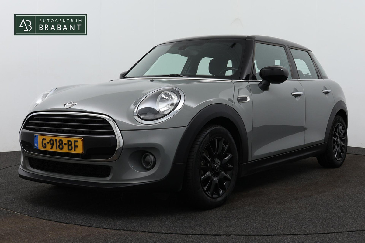 MINI Mini 1.5 Cooper Business (1e Eig, NL-auto, Dealer onderH, Navi, Carplay, Cruise Control, Airco, Etc)