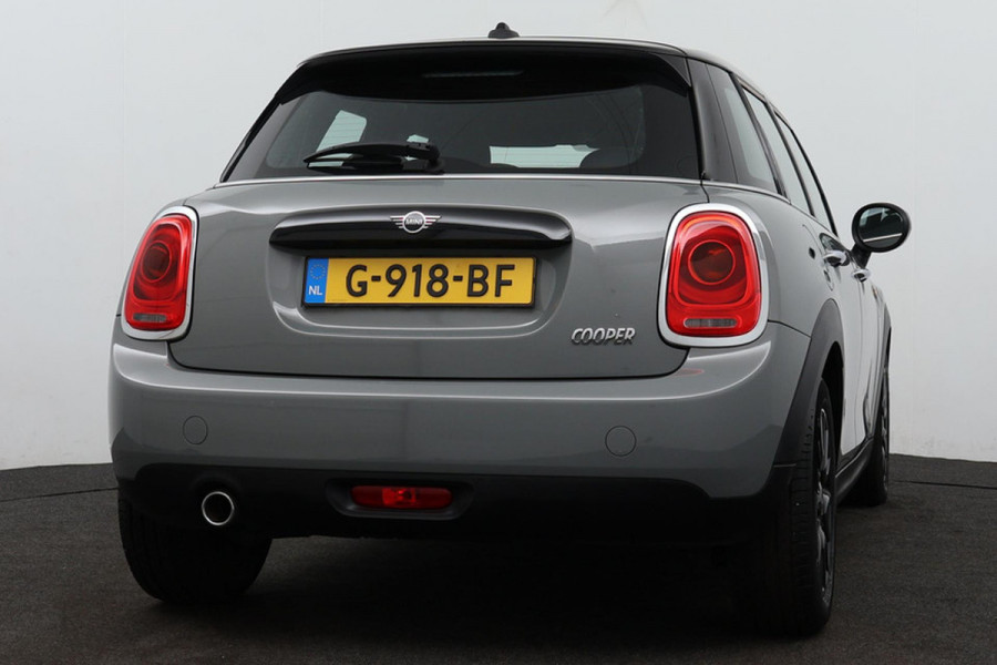 MINI Mini 1.5 Cooper Business (1e Eig, NL-auto, Dealer onderH, Navi, Carplay, Cruise Control, Airco, Etc)