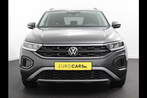 Volkswagen T-Roc 1.5 TSI 150pk DSG Life Navigatie Apple Carplay/Android Auto Adaptive Cruise Control Trekhaak Parkeersensoren Stoelverwarming Ledverlichting Getinte ramen Climate Control